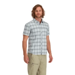 Simms Grizzly Fish Stone Cold Short Sleeve Shirt - Men's -Simms Shop 1320998 800 auto